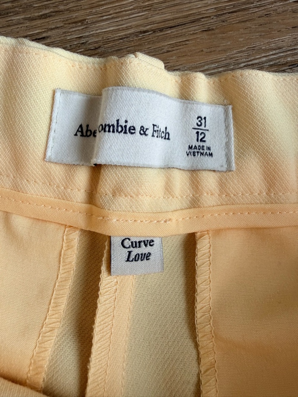 Abercrombie - curve love high rise short - size 31 - Picture 6 of 8